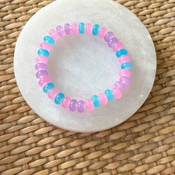 Pink Beaded Stretch Bracelet - Picture 4 of 4
